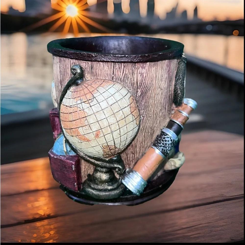 Russ Berrie WORLDLY IMAGES  3D Resin Pen Pencil Holder Cup Desktop ORGANIZER